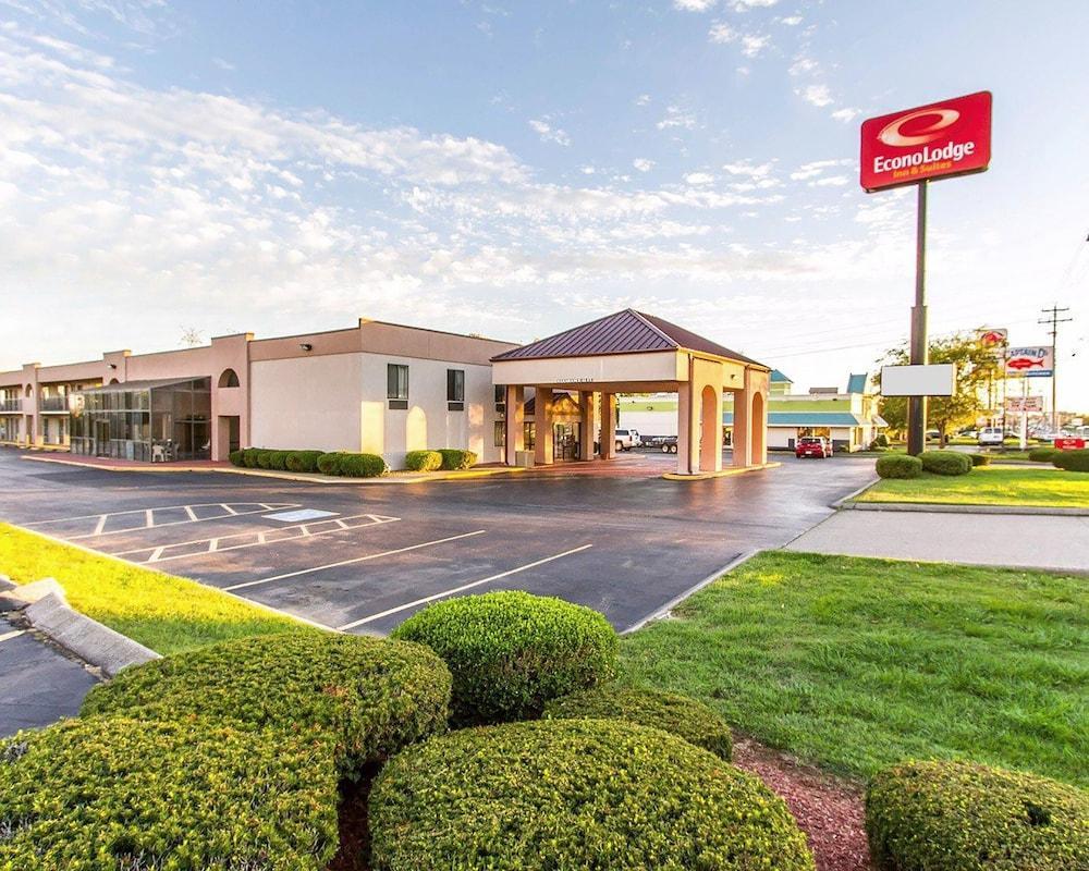 Econo Lodge & Suites Clarksville Bagian luar foto