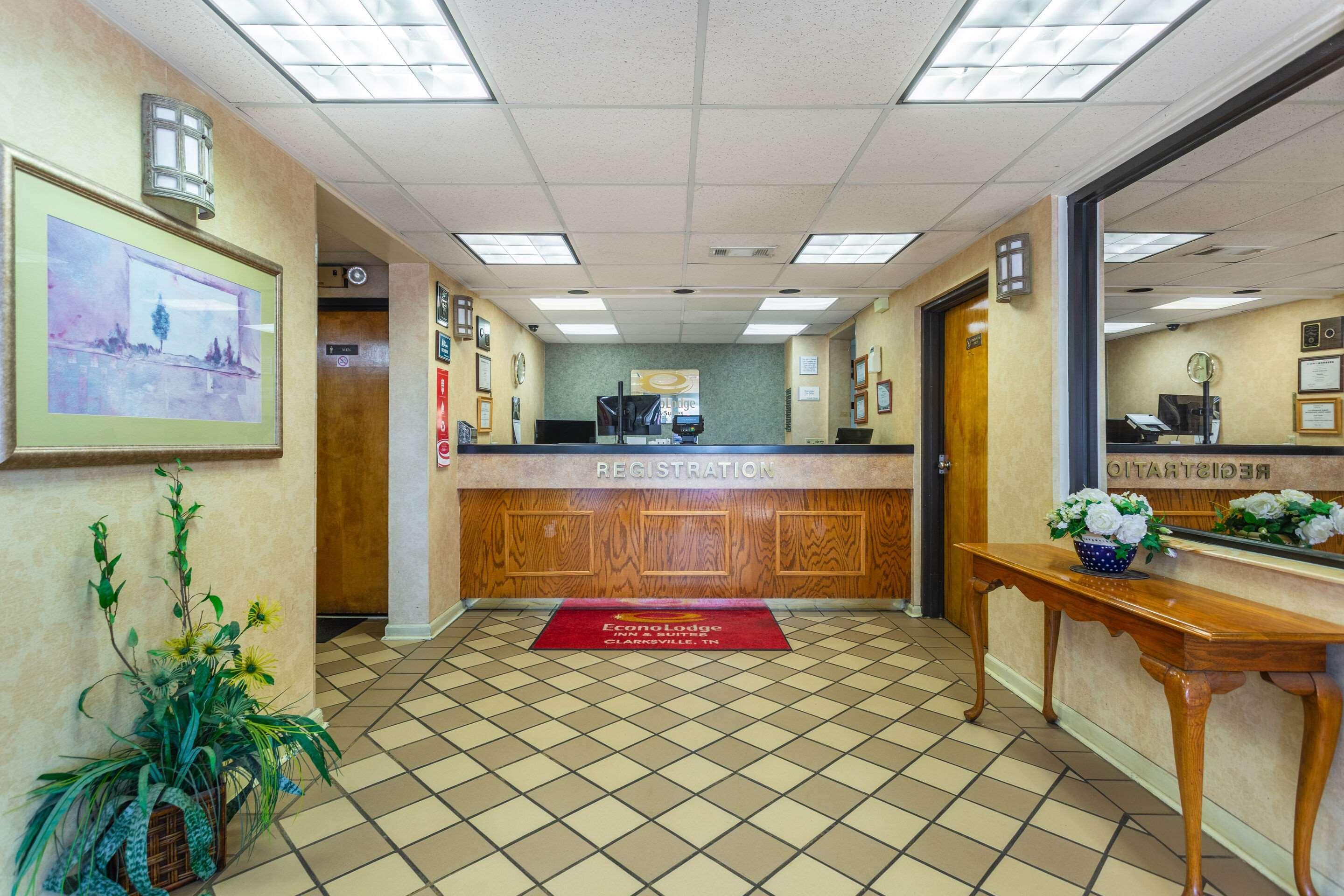 Econo Lodge & Suites Clarksville Bagian luar foto