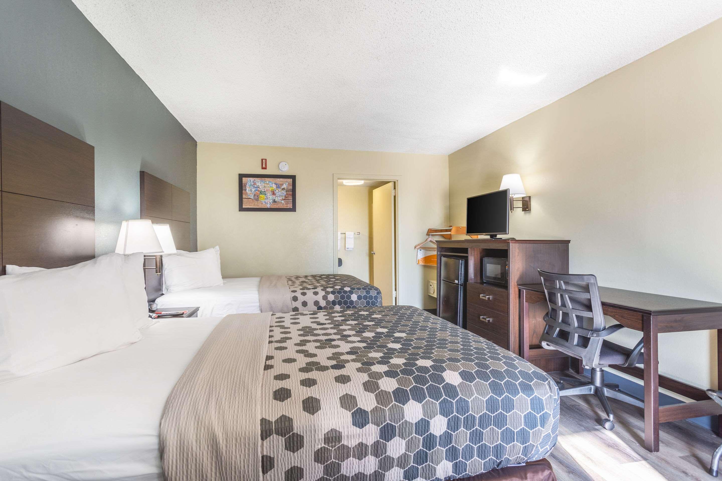 Econo Lodge & Suites Clarksville Bagian luar foto