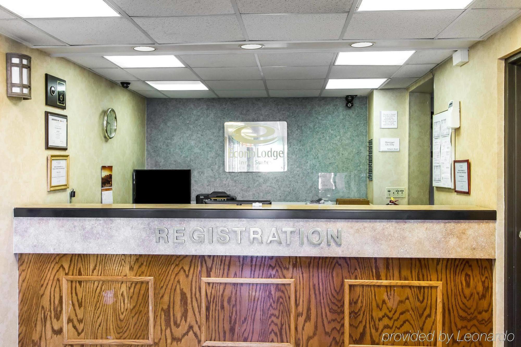 Econo Lodge & Suites Clarksville Bagian luar foto